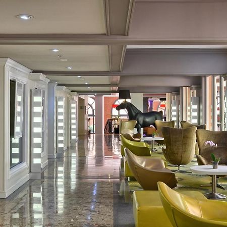Plaza Hotel Capitole Toulouse - Anciennement Crowne Plaza Тулуза Екстер'єр фото