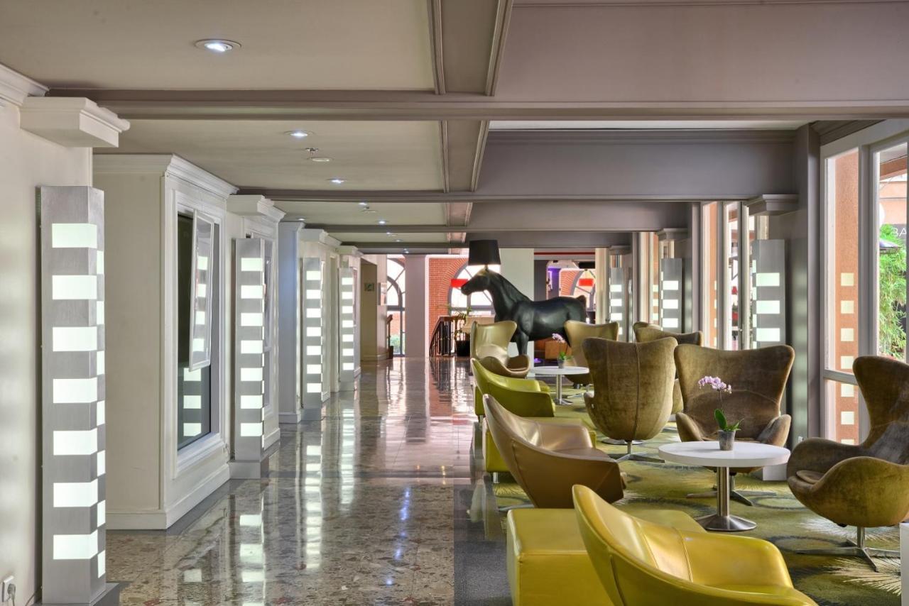 Plaza Hotel Capitole Toulouse - Anciennement Crowne Plaza Тулуза Екстер'єр фото